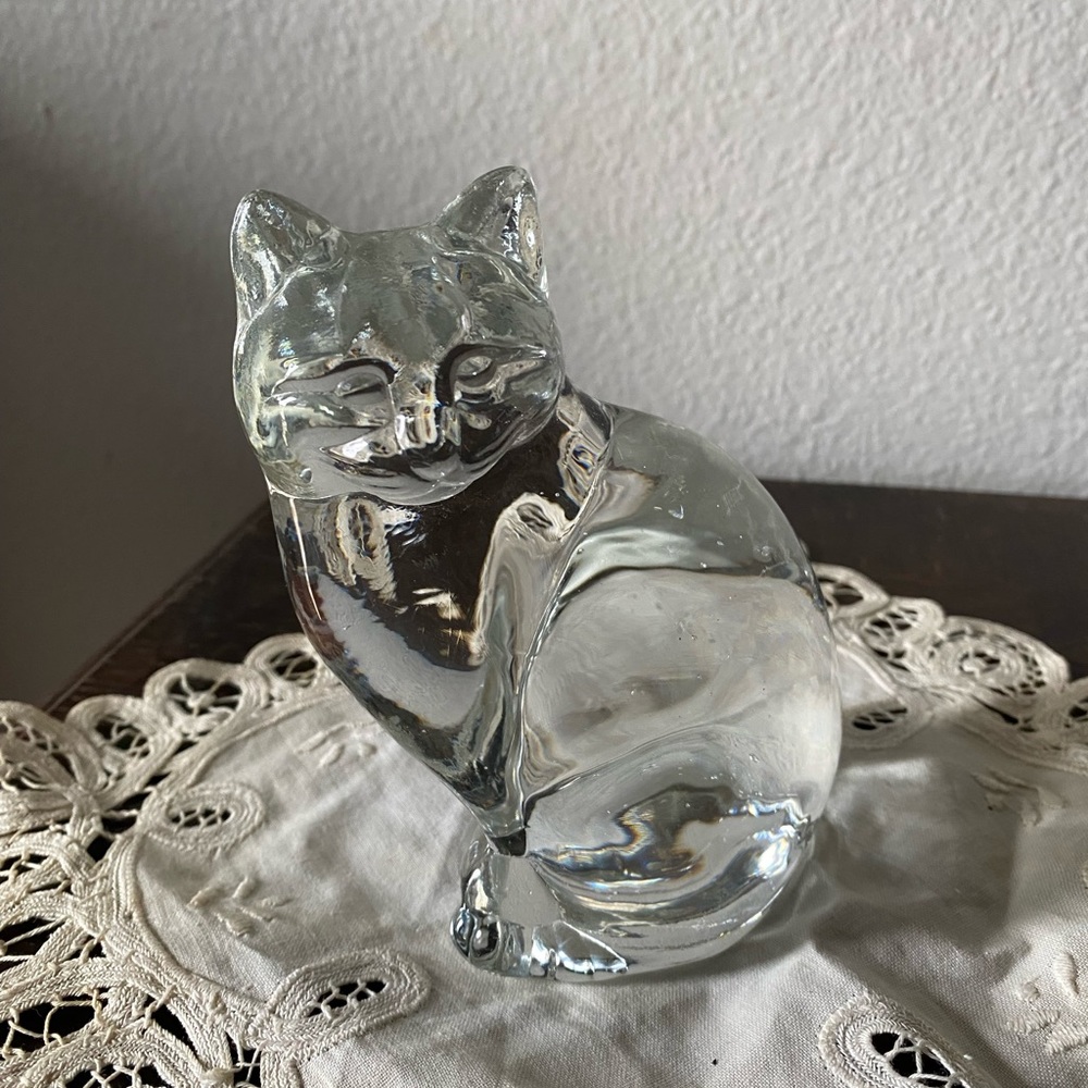 Glass cat